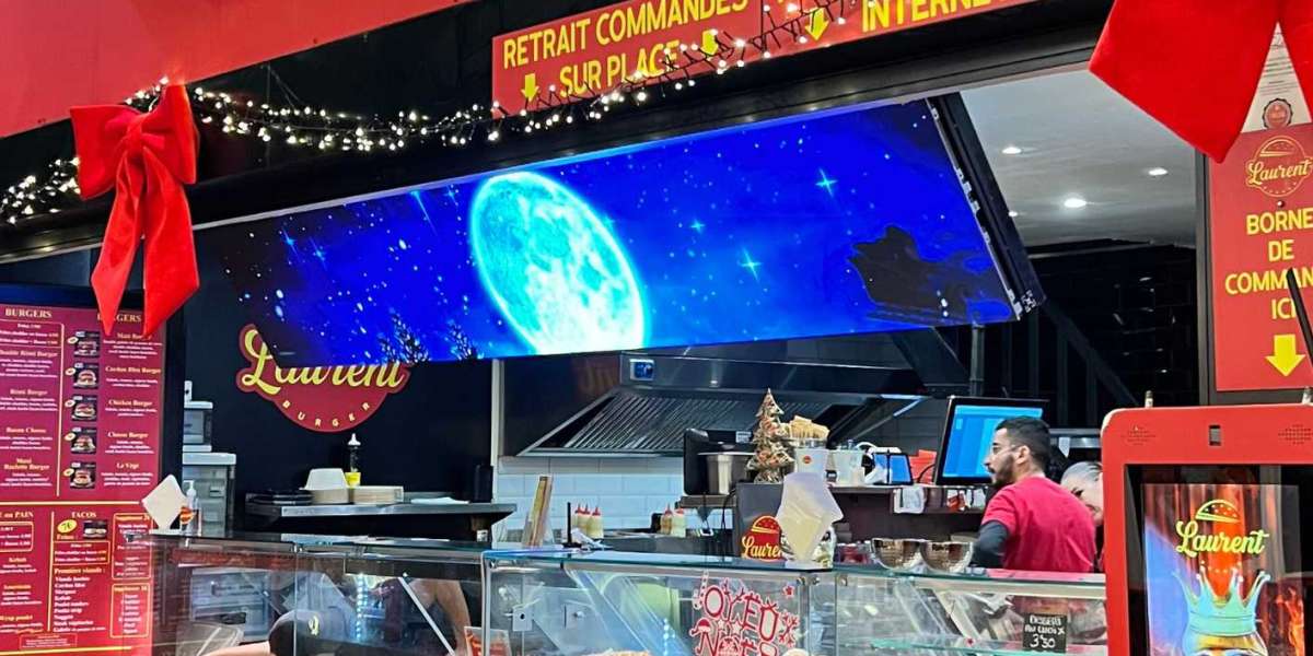 Pourquoi la Borne de Commande Fast Food à Bordeaux Révolutionne-t-elle L'Expérience Client ?