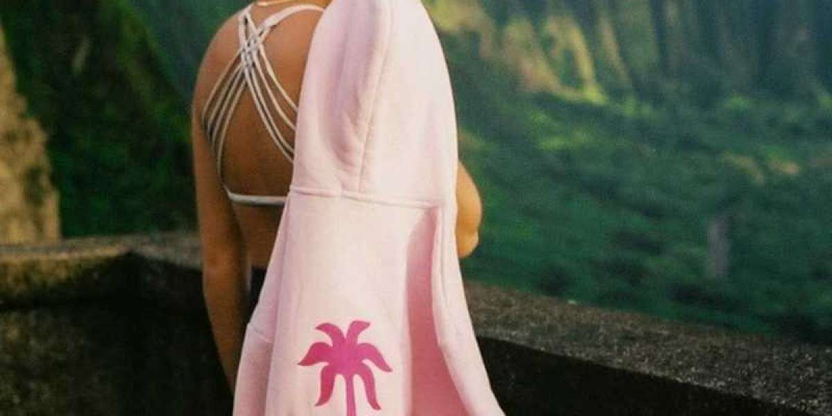 Pink Palm Puff: The Cozy Streetwear Trend Everyone Wants in 2025