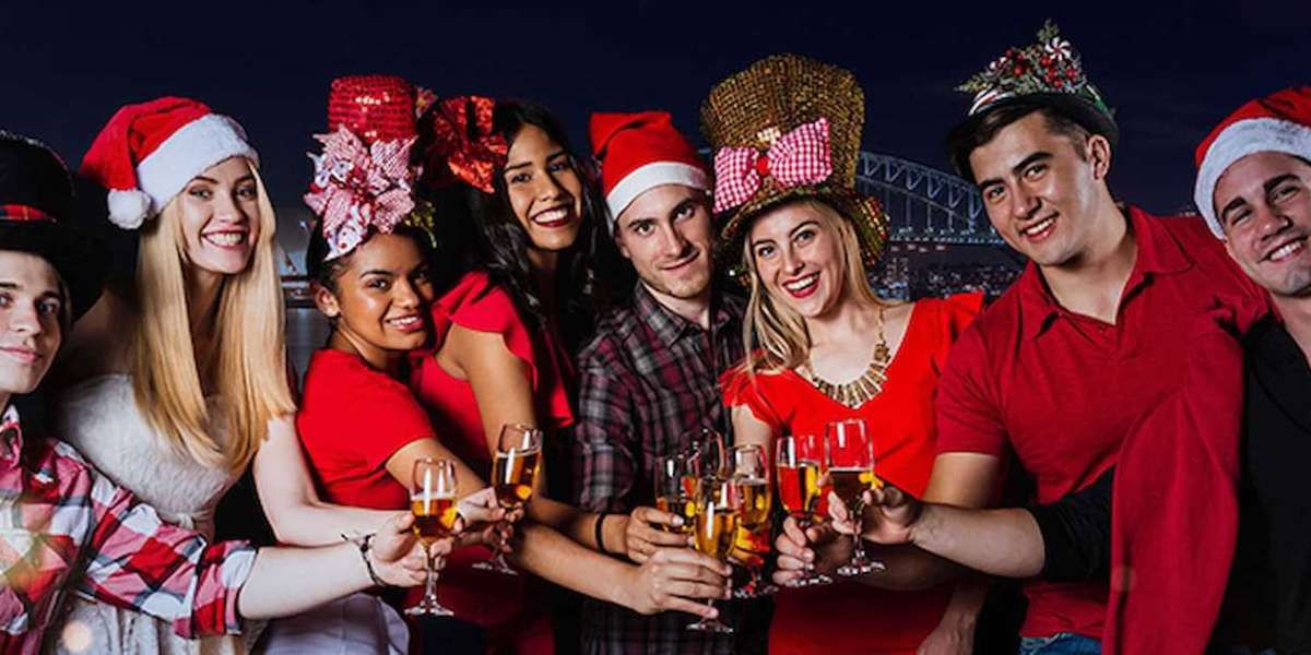 Christmas Lunch vs Dinner: Choosing the Best Christmas Cruises in Sydney Harbour