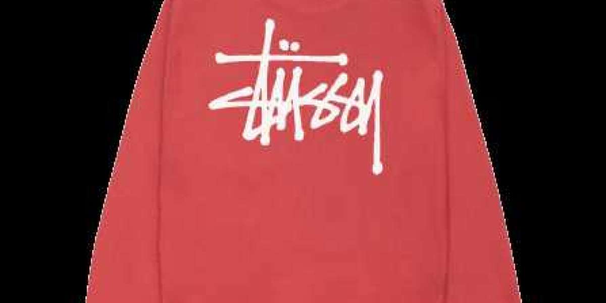 Stüssy: The Pioneering Streetwear Brand That Redefined Fashion