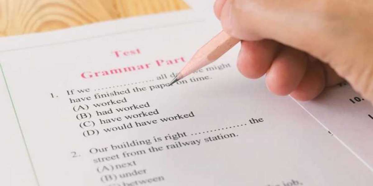 Explorando cursos de inglés para niños y profesores de inglés en casa