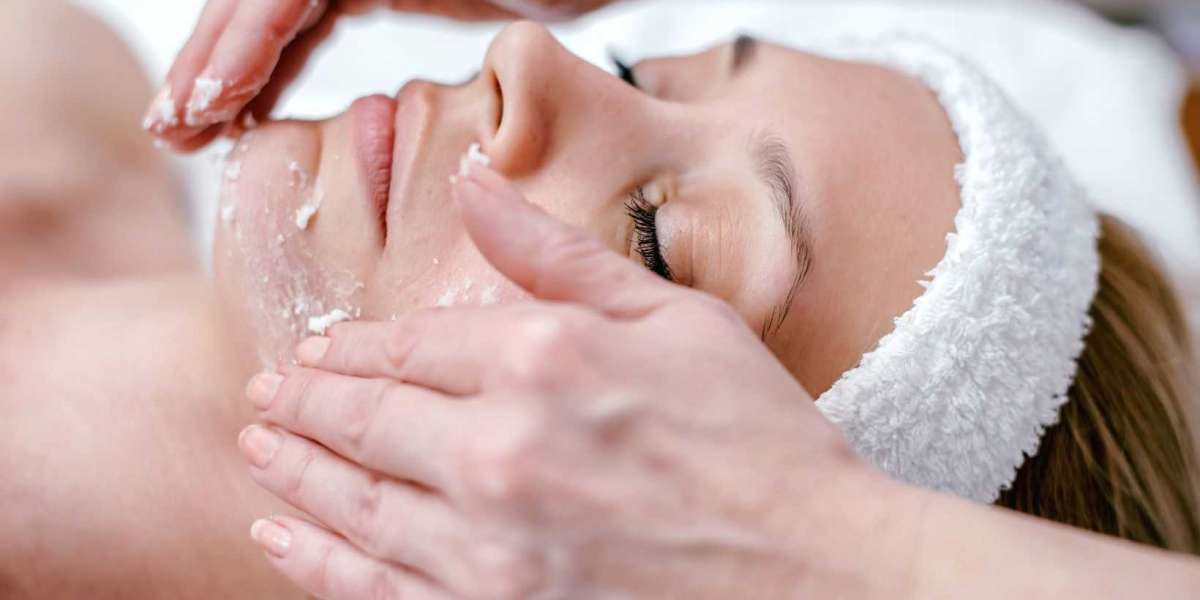 Exfoliation in Boston – Reveal Your Radiant, Glowing Skin