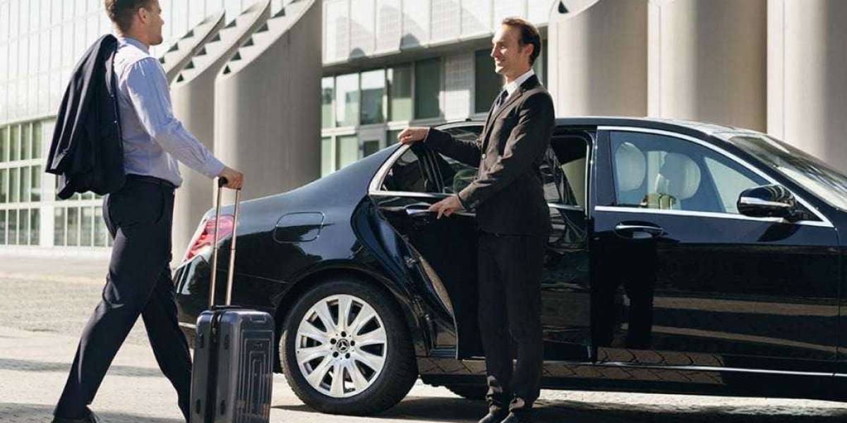 Top Reasons to Hire a Chauffeur in Dubai