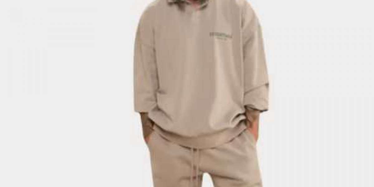 The Rise of the Essentials Hoodie: A Modern Streetwear Icon