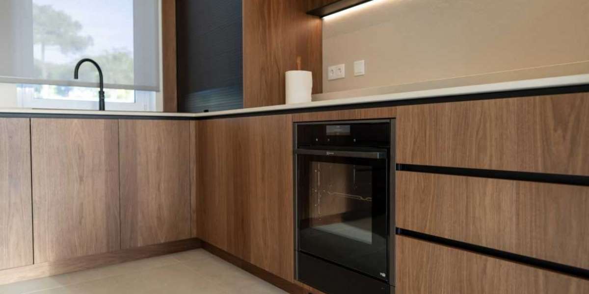 Arquitetura de interiores sustentável encontra tendências de design de apartamentos urbanos